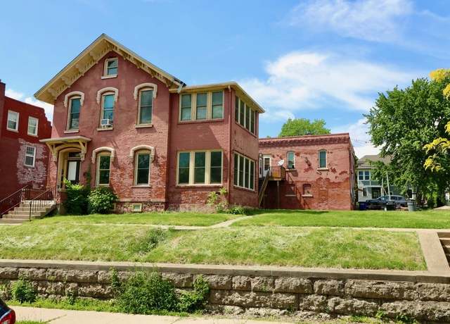 Property at 571 Jefferson St, Dubuque, IA 52001, 6 beds, 4 baths