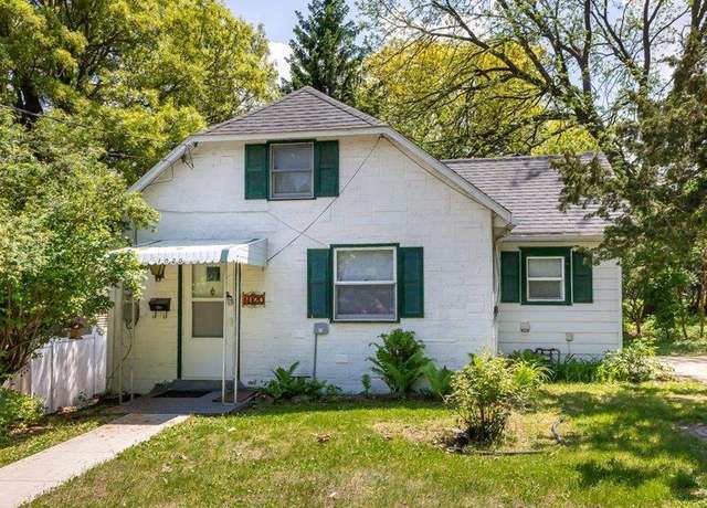 Property at 1020 Kirkwood St, Dubuque, IA 52001, 2 beds, 1 bath