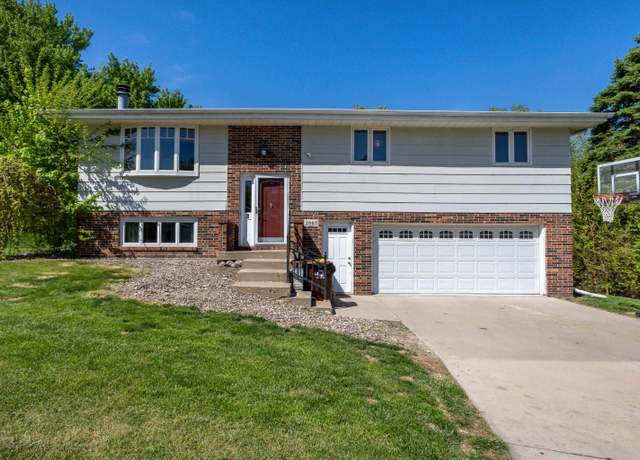 Property at 2665 Sun Ridge Ct, Asbury, IA 52002, 3 beds, 2 baths