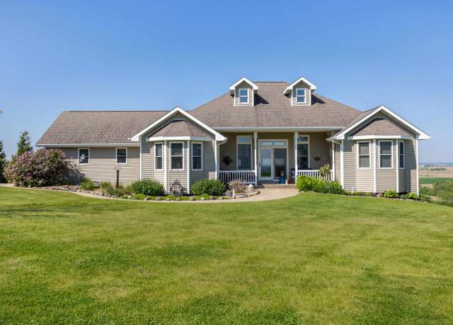 Property at 16348 Panoramic View Dr, Sherrill, IA 52073, 5 beds, 3 baths