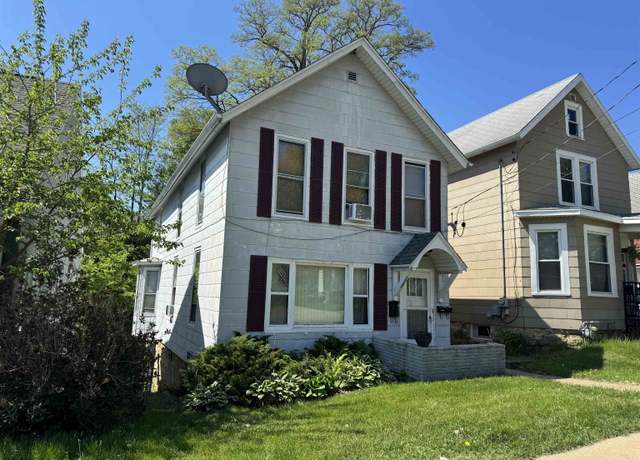 Property at 1362 W 5th St, Dubuque, IA 52001, 2 beds, 2 baths