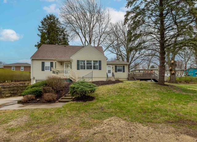Property at 2795 Hillcrest Rd, Dubuque, IA 52001, 3 beds, 2 baths