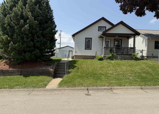 Property at 2951 Balke St, Dubuque, IA 52001, 2 beds, 1 bath