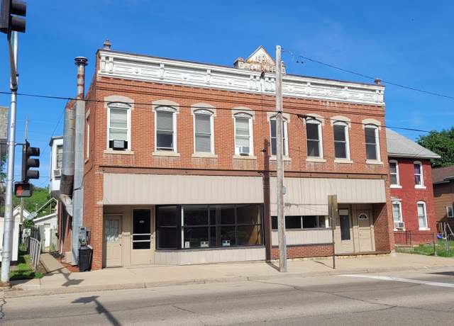 Property at 2920 Central Ave, Dubuque, IA 52001, 7 beds, 6 baths