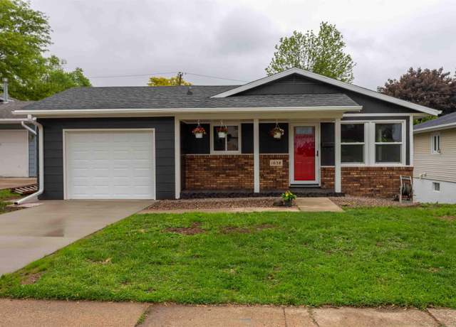 Property at 1658 Marmora Ave, Dubuque, IA 52001, 3 beds, 1 bath