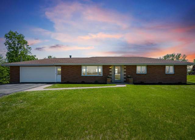 Property at 13432 N Cascade Rd, Dubuque, IA 52003, 3 beds, 3 baths