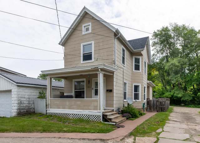 Property at 2186 Hodgdon St, Dubuque, IA 52001, 2 beds, 1 bath