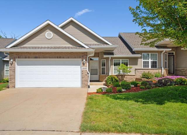 Property at 489 Woodland Rdg, Dubuque, IA 52003, 2 beds, 2 baths