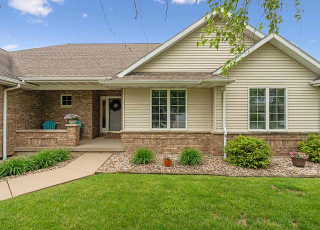 Property at 729 Missy Dr, Peosta, IA 52068, 4 beds, 3 baths