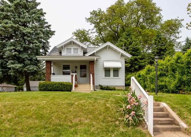 Property at 2339 Poplar St, Dubuque, IA 52001, 3 beds, 2 baths