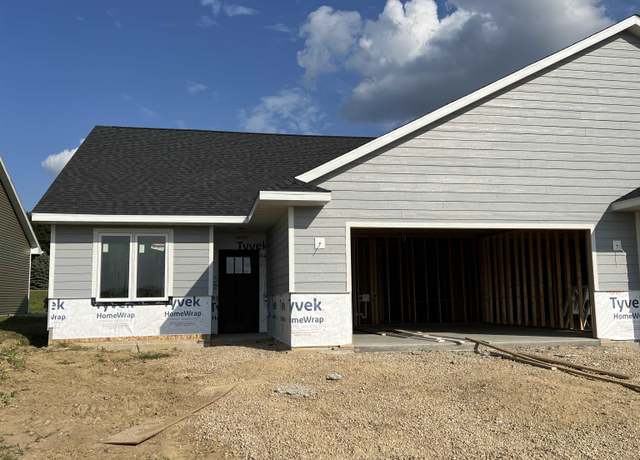 Property at 3602 Wagon Wheel Ln, Dubuque, IA 52002, 2 beds, 2 baths