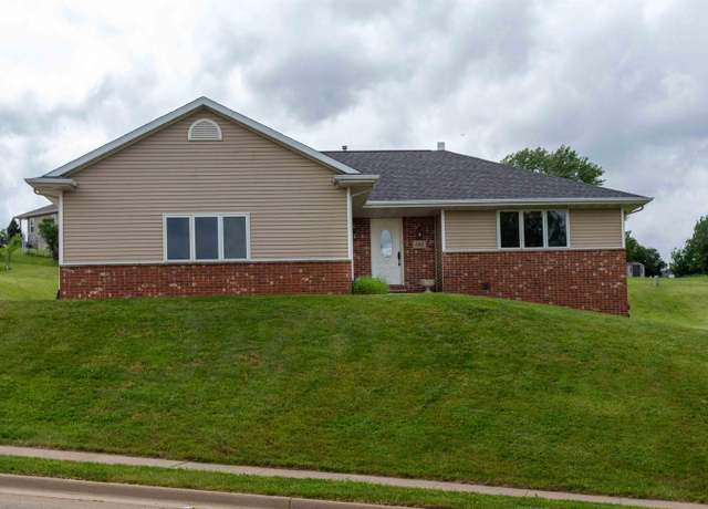 Property at 705 Tanzanite Dr, Dubuque, IA 52001, 4 beds, 3 baths