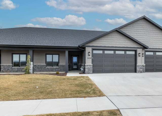 Property at 2438 Rolling Creek Ln, Dubuque, IA 52003, 3 beds, 3 baths