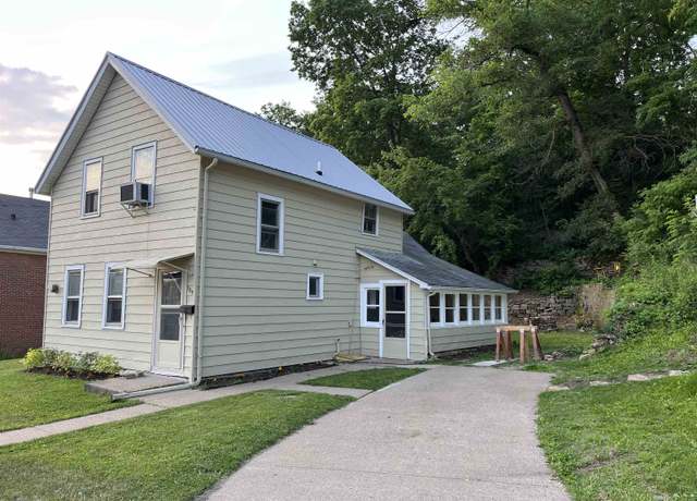 Property at 132 Stoltz St Unit Parcels 1014278013. 10142, Dubuque, IA 52001, 3 beds, 1 bath