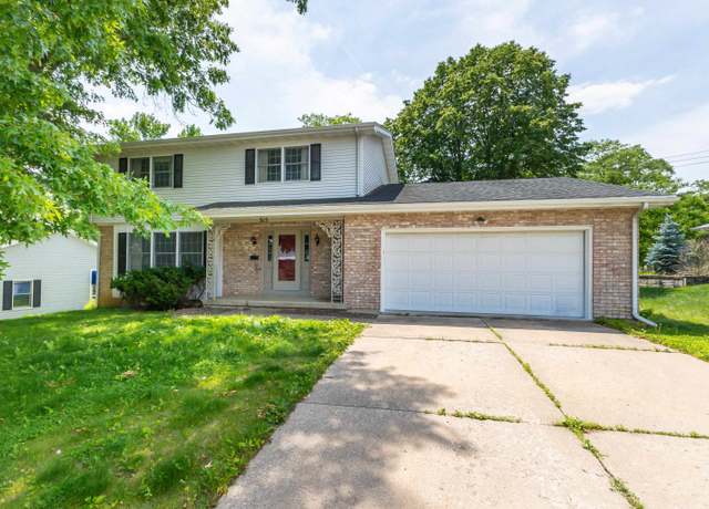 Property at 515 Heritage Dr, Dubuque, IA 52003, 4 beds, 2.5 baths