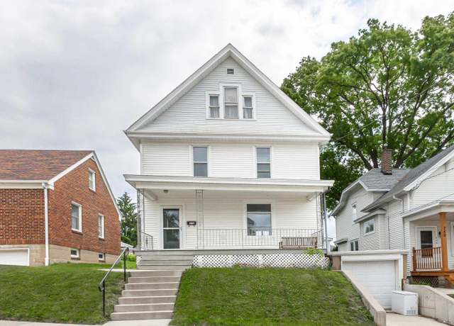 Property at 770 Harvard St, Dubuque, IA 52001, 3 beds, 2 baths