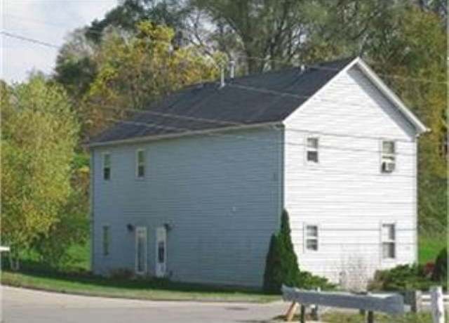 Property at 3870 Peru Rd, Dubuque, IA 52001, 4 beds, 2 baths