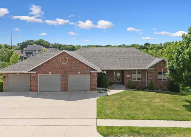 Property at 3341 Hibiscus Ln, Dubuque, IA 52001, 4 beds, 3 baths