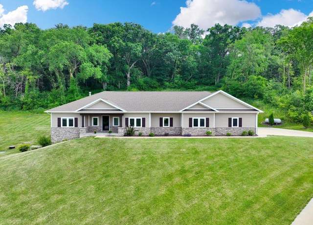 Property at 15945 Majestic Dr, Dubuque, IA 52002, 4 beds, 3.5 baths