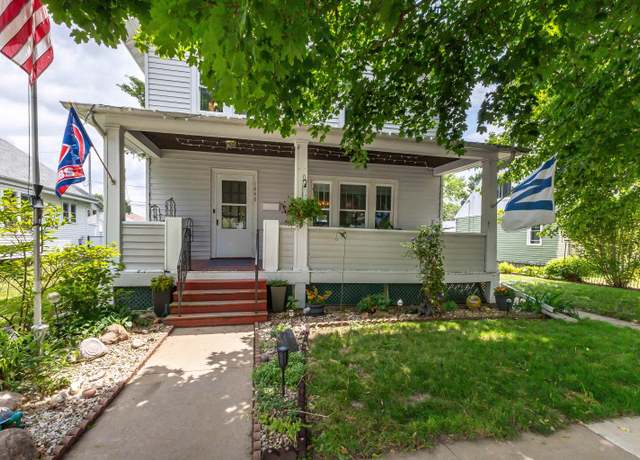 Property at 1848 Rhomberg Ave, Dubuque, IA 52001, 3 beds, 1 bath
