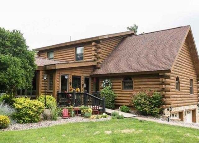 Property at 16343 Middle Rd, Dubuque, IA 52002, 4 beds, 2.5 baths