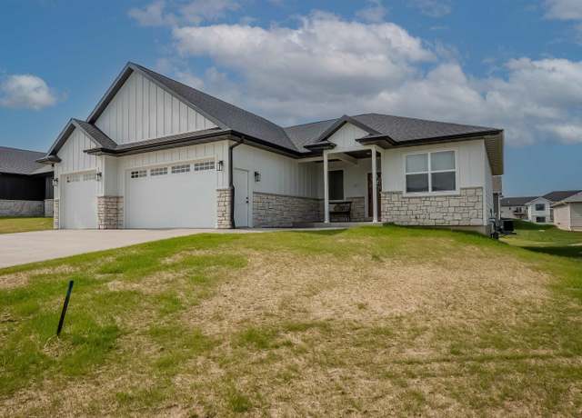 Property at 3410 Kaiser Blvd, Cuba City, WI 53807, 3 beds, 2 baths