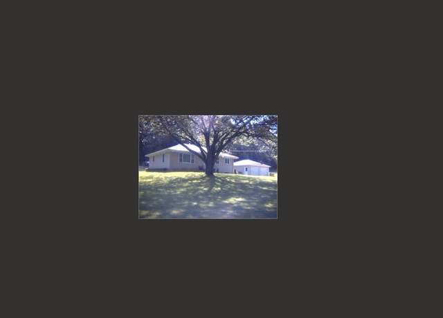 Property at 10758 S 52 Rte, Dubuque, IA 52003, 3 beds, 1 bath