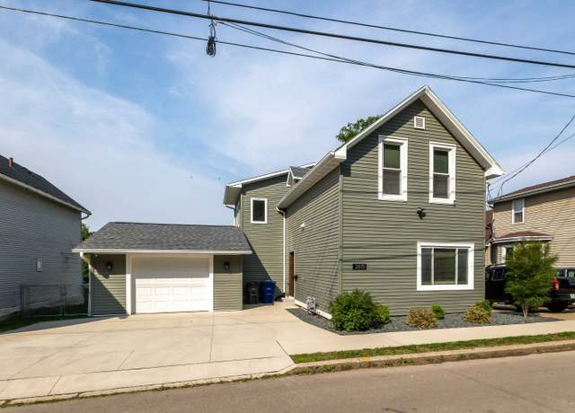 Property at 2615 Pinard St, Dubuque, IA 52001, 2 beds, 1.5 baths