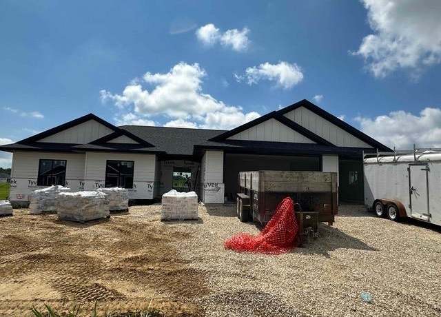 Property at 8202 Hugo Dr, Peosta, IA 52068, 3 beds, 2 baths