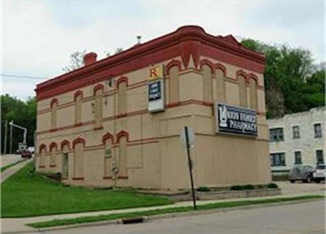Property at 2541 Central Ave, Dubuque, IA 52001, 2 beds, 2 baths