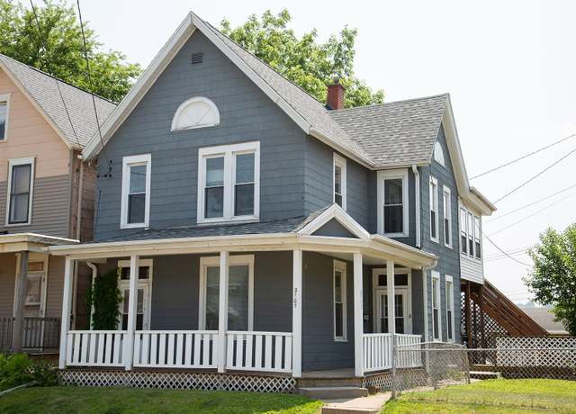 Property at 2107 Windsor Ave, Dubuque, IA 52001, 3 beds, 1.5 baths
