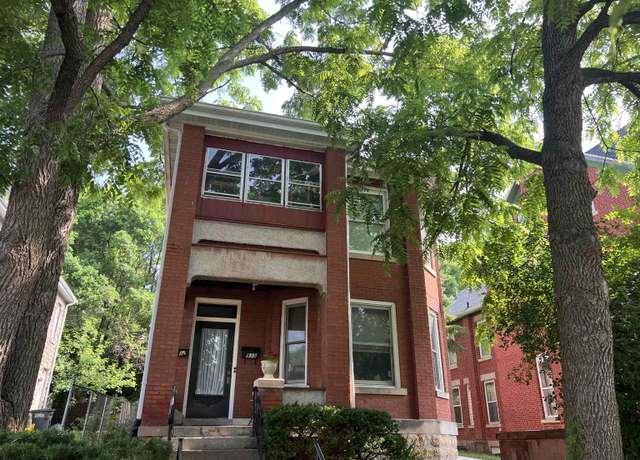 Property at 935 W 5th St, Dubuque, IA 52001, 6 beds, 2 baths
