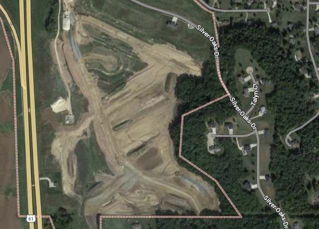 Property at 8002 Elmwood Dr, Dubuque, IA 52003