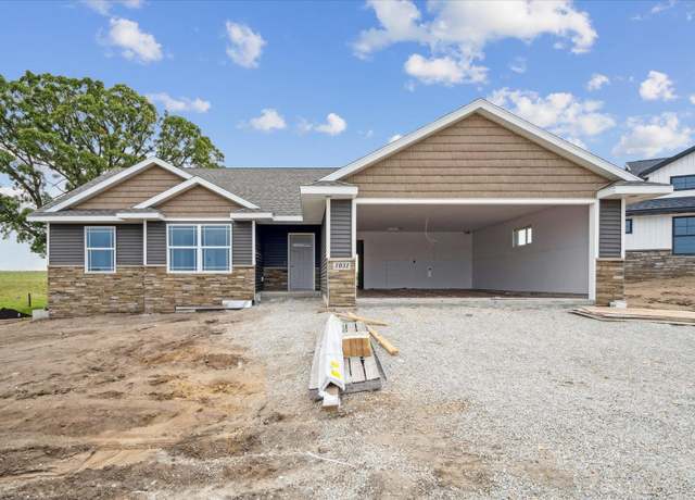 Property at 1031 Sage Oak Cir, Manchester, IA 52057, 3 beds, 2 baths