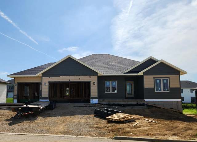 Property at 348 Solomia Ct, Peosta, IA 52068, 5 beds, 3.5 baths