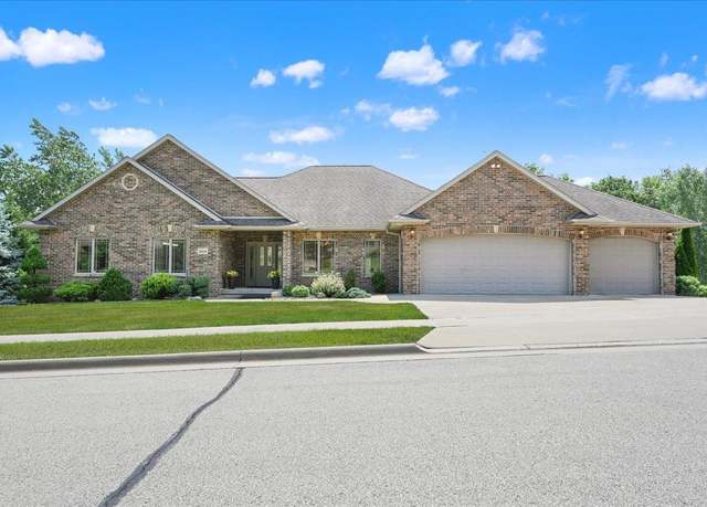 Property at 3234 Kiv Berry Ct, Dubuque, IA 52001, 4 beds, 3 baths