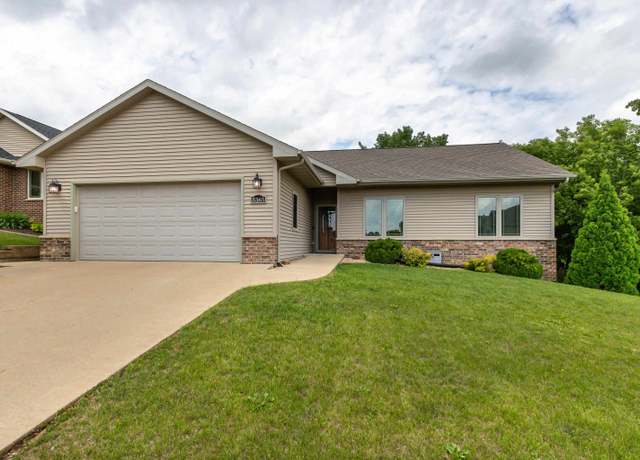 Property at 3365 David Dr, Dubuque, IA 52002, 4 beds, 3 baths