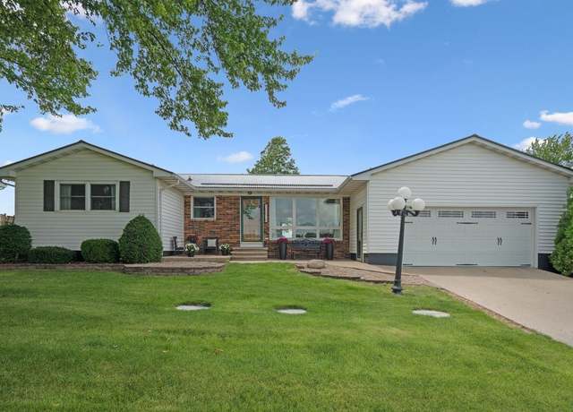 Property at 10879 Route 136, Dyersville, IA 52040, 3 beds, 2 baths