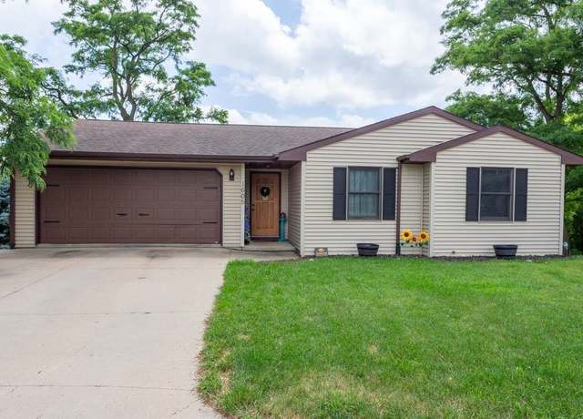 Property at 1605 Amelia Cir, Dubuque, IA 52001, 3 beds, 2 baths