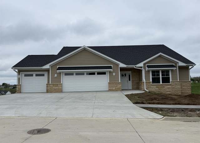 Property at 4416 Sickle Ln, Dubuque, IA 52002, 4 beds, 3 baths
