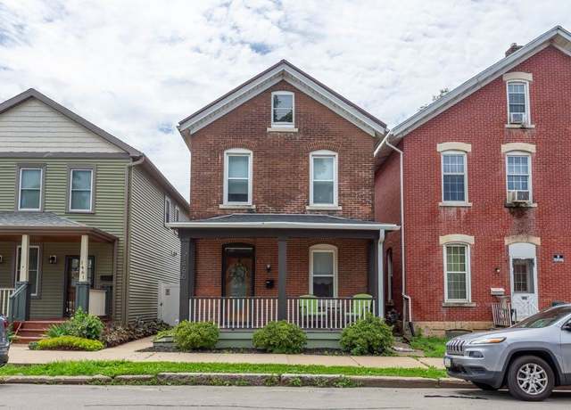Property at 1465 Jackson St, Dubuque, IA 52001, 3 beds, 1.5 baths