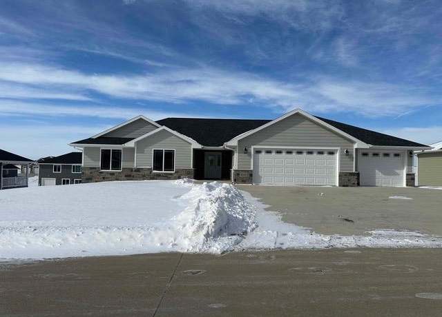 Property at 919 Rylee Ct, Peosta, IA 52068, 3 beds, 2 baths