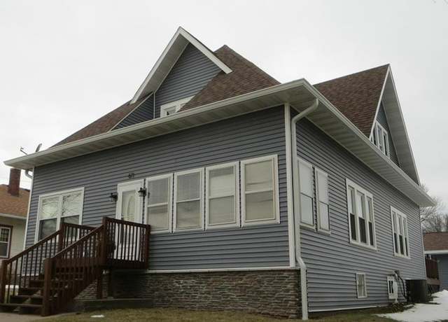 Property at 611 Jefferson St, Bellevue, IA 52031, 3 beds, 2 baths
