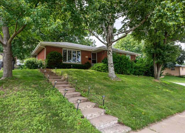 Property at 1891 Avalon Rd, Dubuque, IA 52001, 3 beds, 1.5 baths