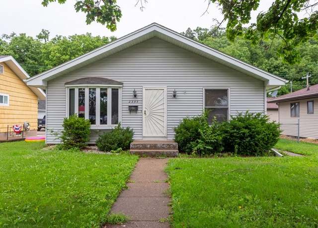 Property at 2355 Rhomberg Ave, Dubuque, IA 52001, 3 beds, 2 baths