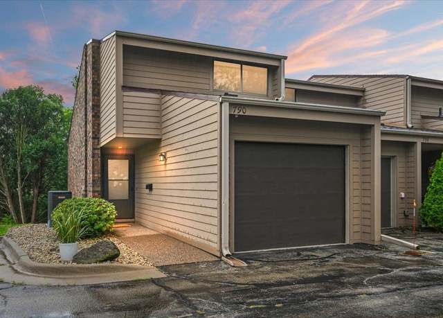 Property at 790 Stone Ridge Pl, Dubuque, IA 52001, 2 beds, 2.5 baths
