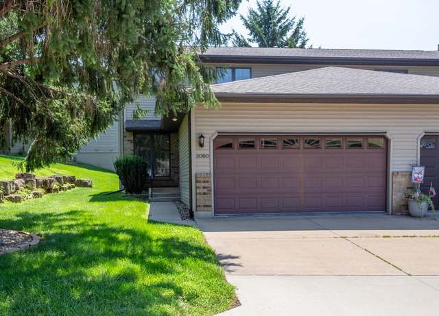 Property at 3060 Deerwood Cir, Dubuque, IA 52003, 3 beds, 1.5 baths