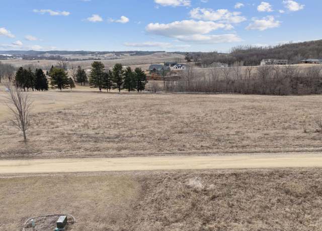 Property at 39129 326th St, Bellevue, IA 52031