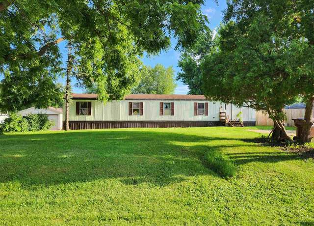 Property at 130 Peace Pipe Ln, East Dubuque, IL 61025, 2 beds, 1 bath