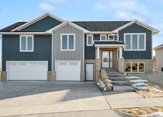 Property at 2147 Jo Ann Dr, Asbury, IA 52002, 3 beds, 3 baths